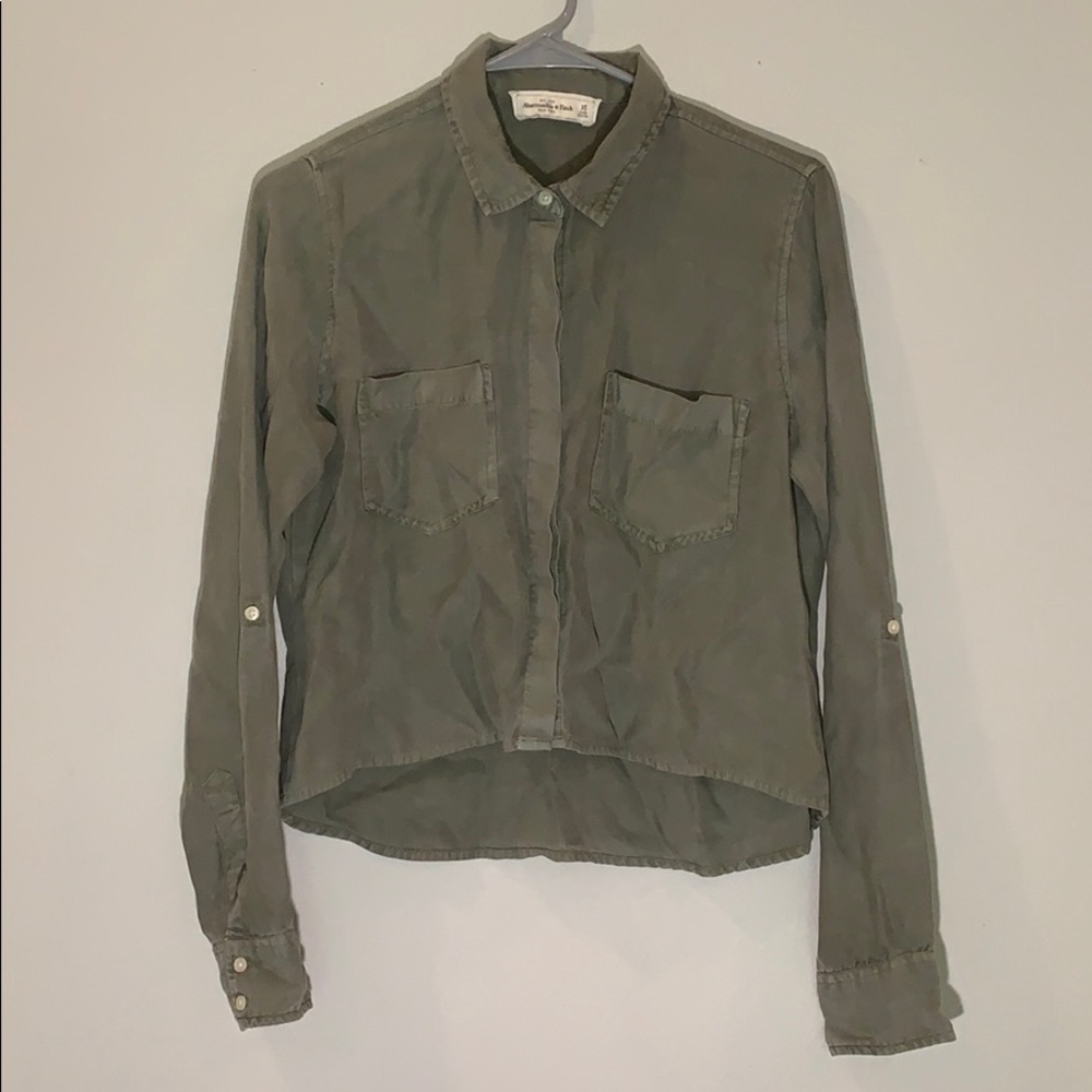 Abercrombie and Fitch army green button crop top
